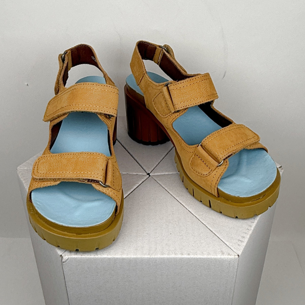 Art 1923 honey malibu