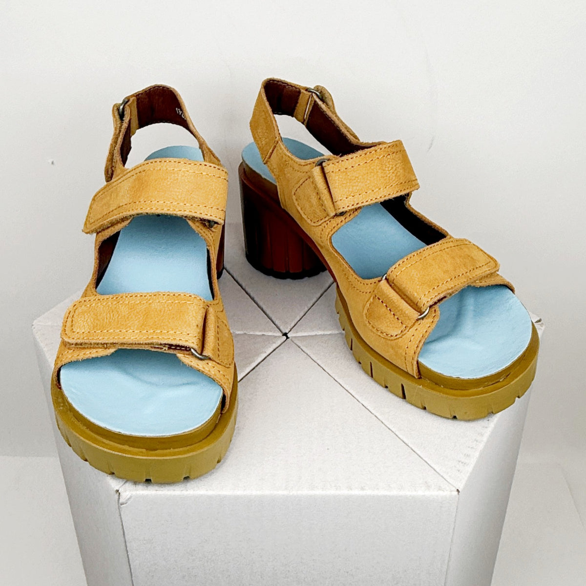 Art 1923 honey malibu Art