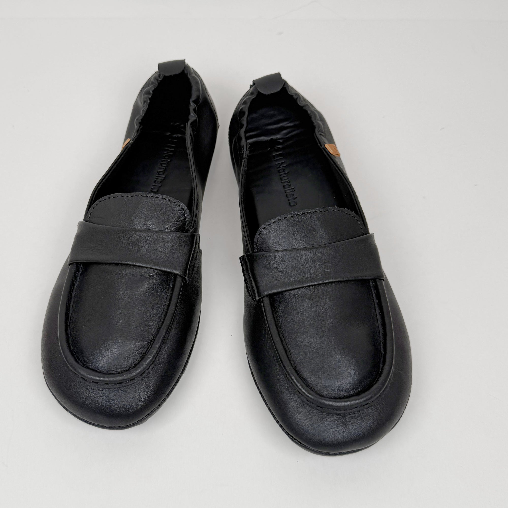 El Naturalista N5822 Black