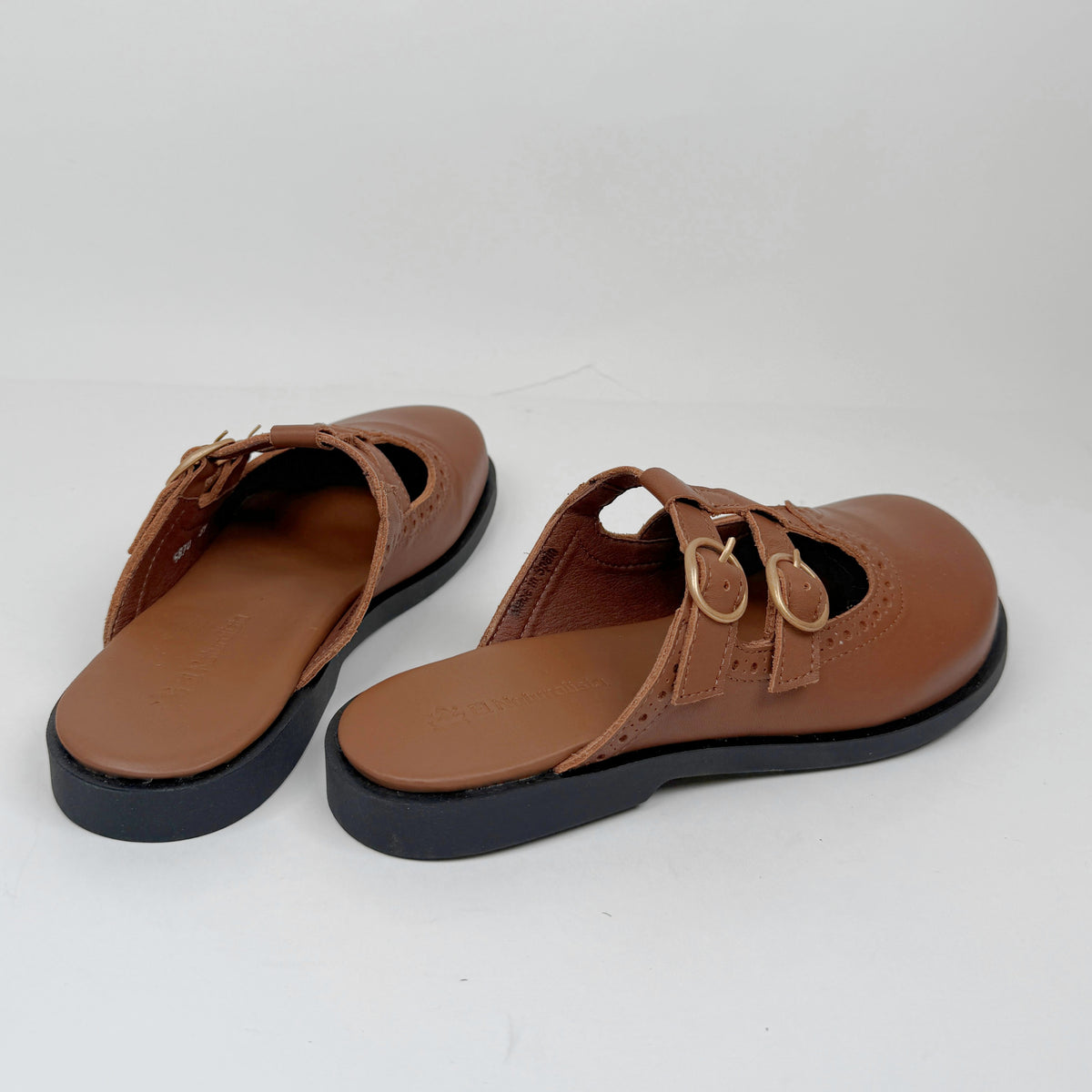 El Naturalista N5870 Cuero