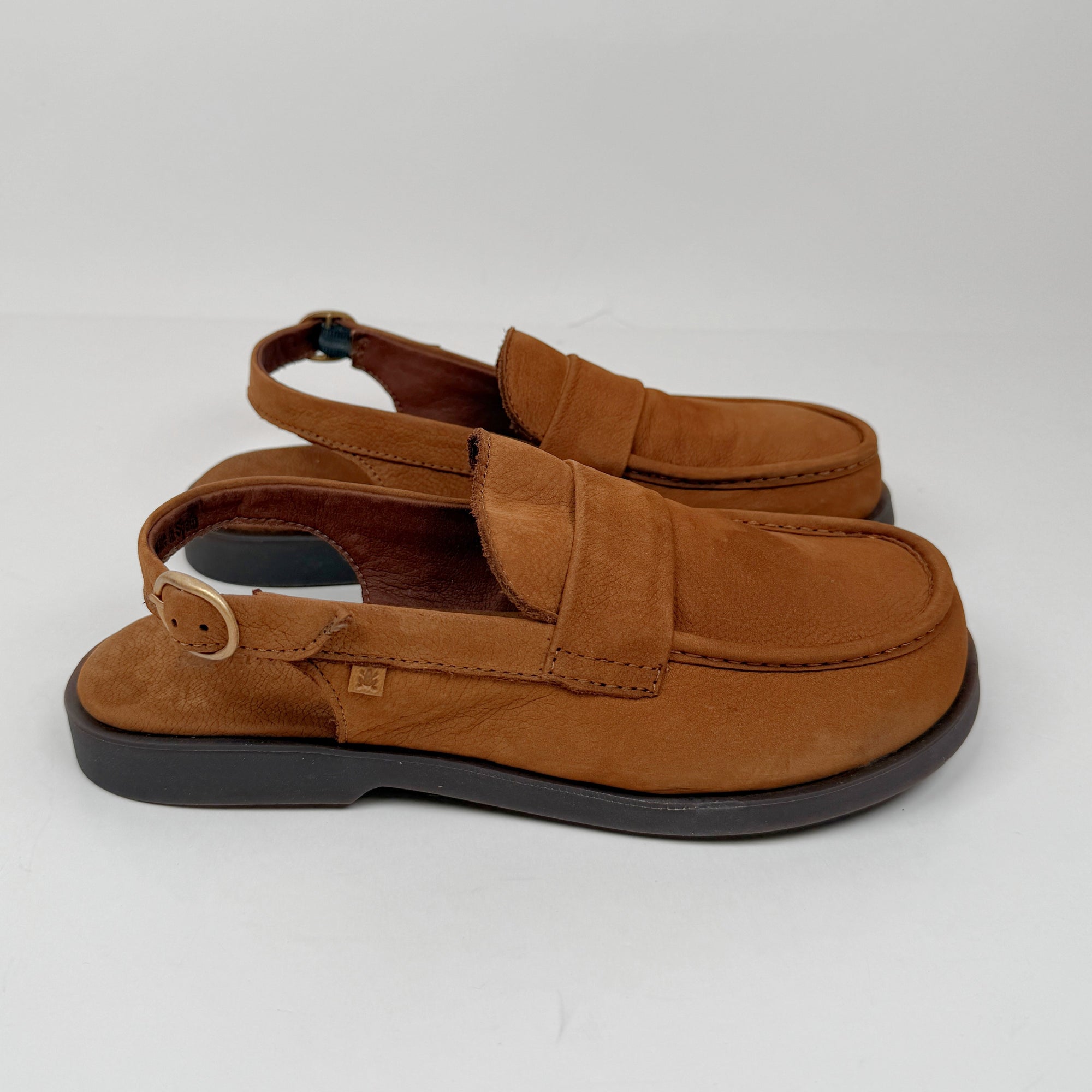 El Naturalista N5872 cuero