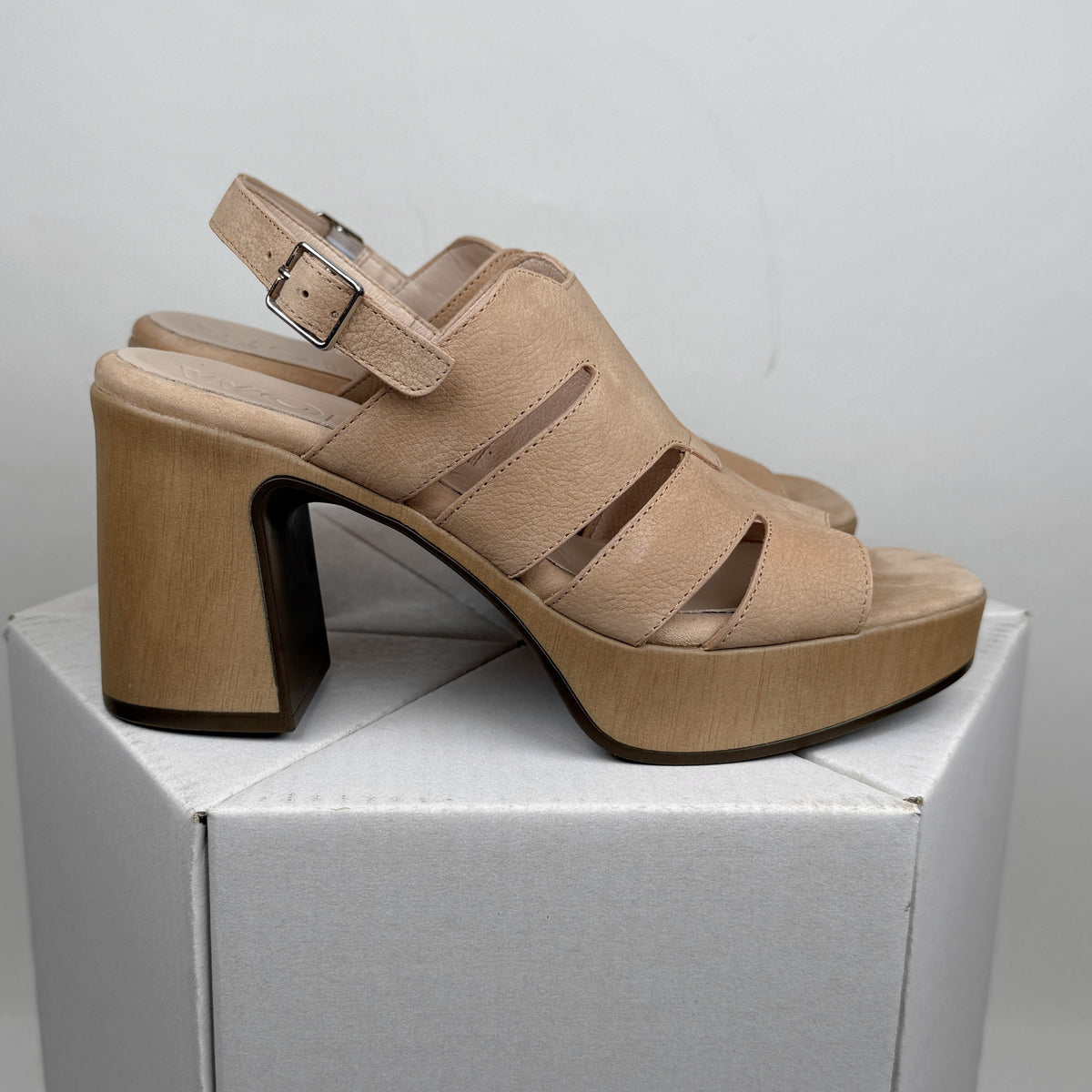 Wonders Alessia nubuck sand