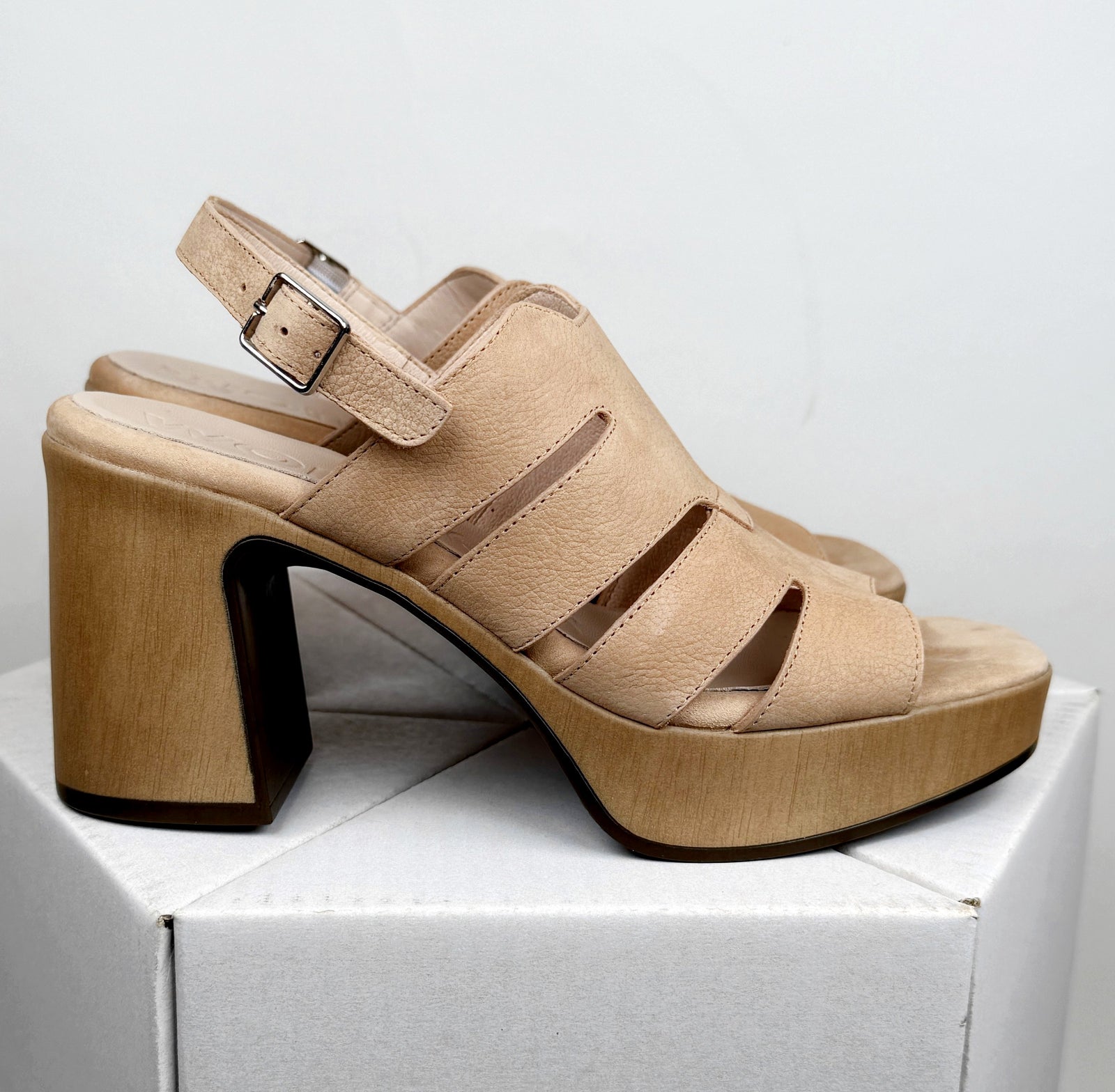 Wonders Alessia nubuck sand Wonders