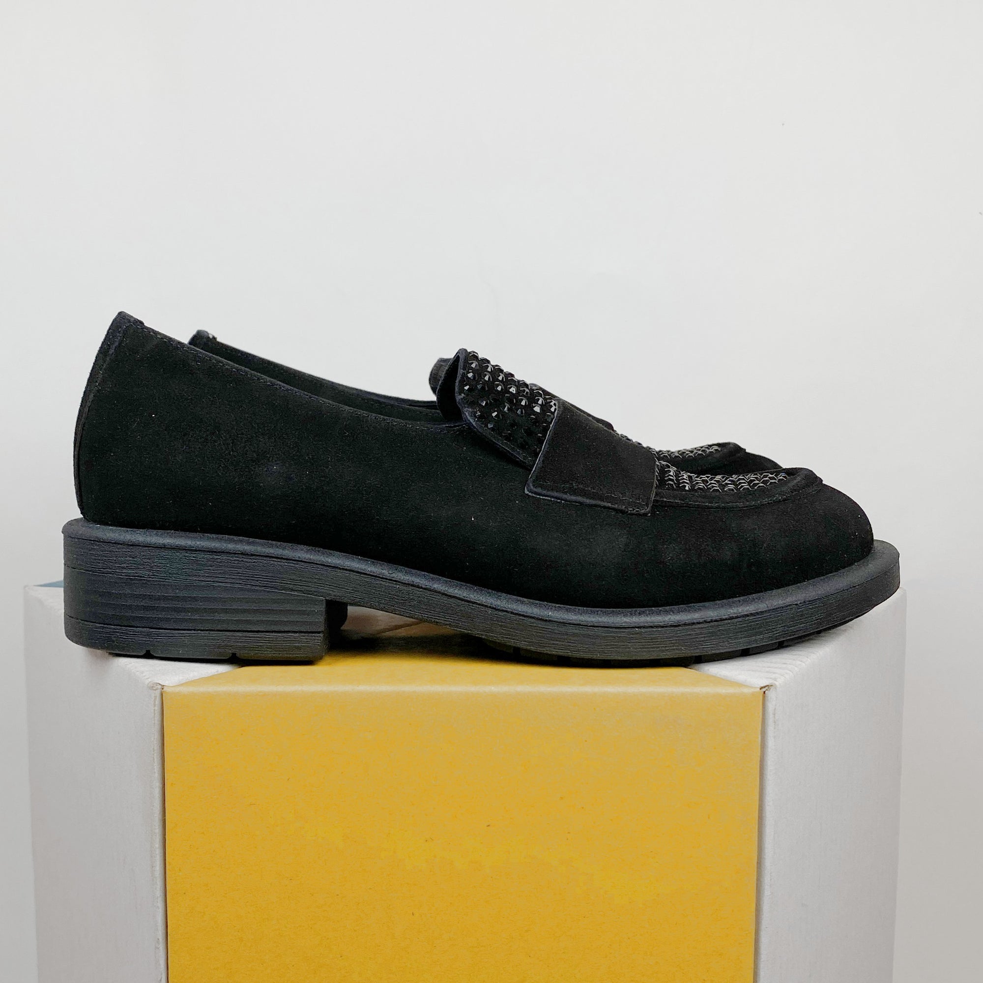 last 2 sizes 36, 37 Nu by Neo Aura black suede