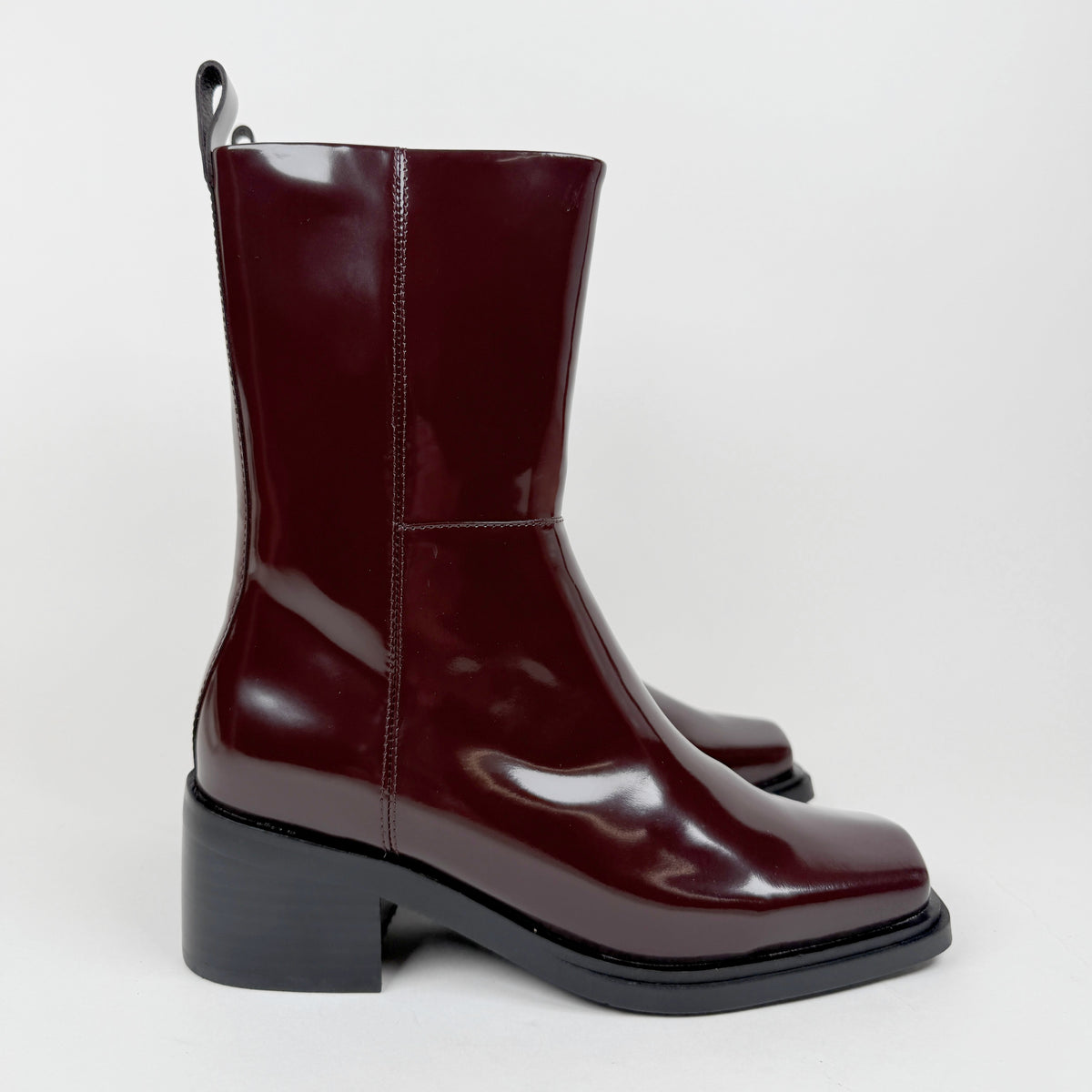 Tamara Bistro Burgundy box Tamara