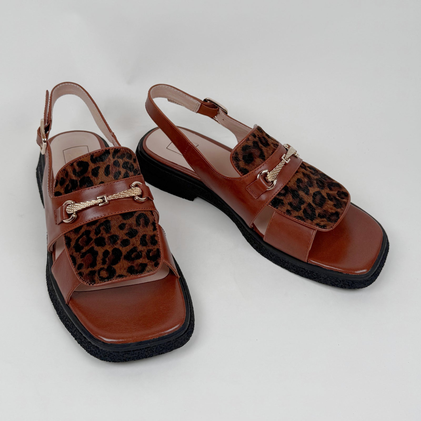 Mila Raine bline tan