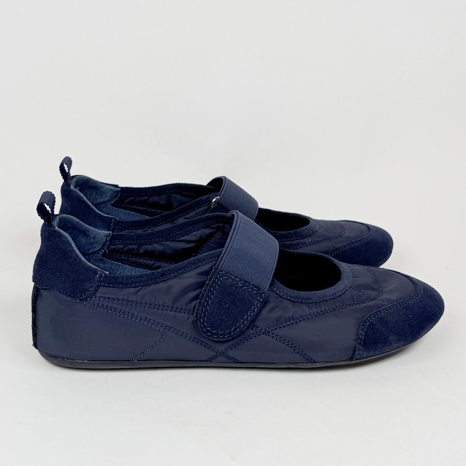 D&J Britas Navy Django & Juliette