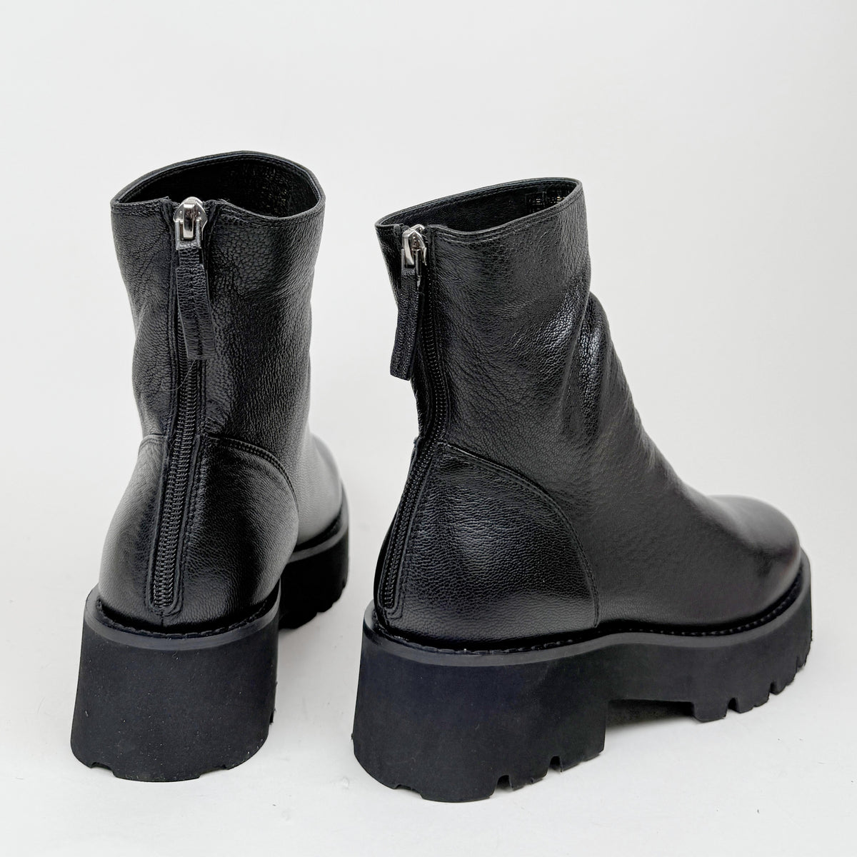 Tamara Busty black Tamara