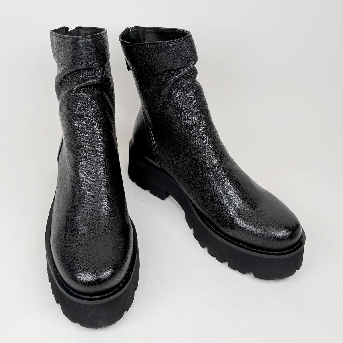 Tamara Busty black Tamara