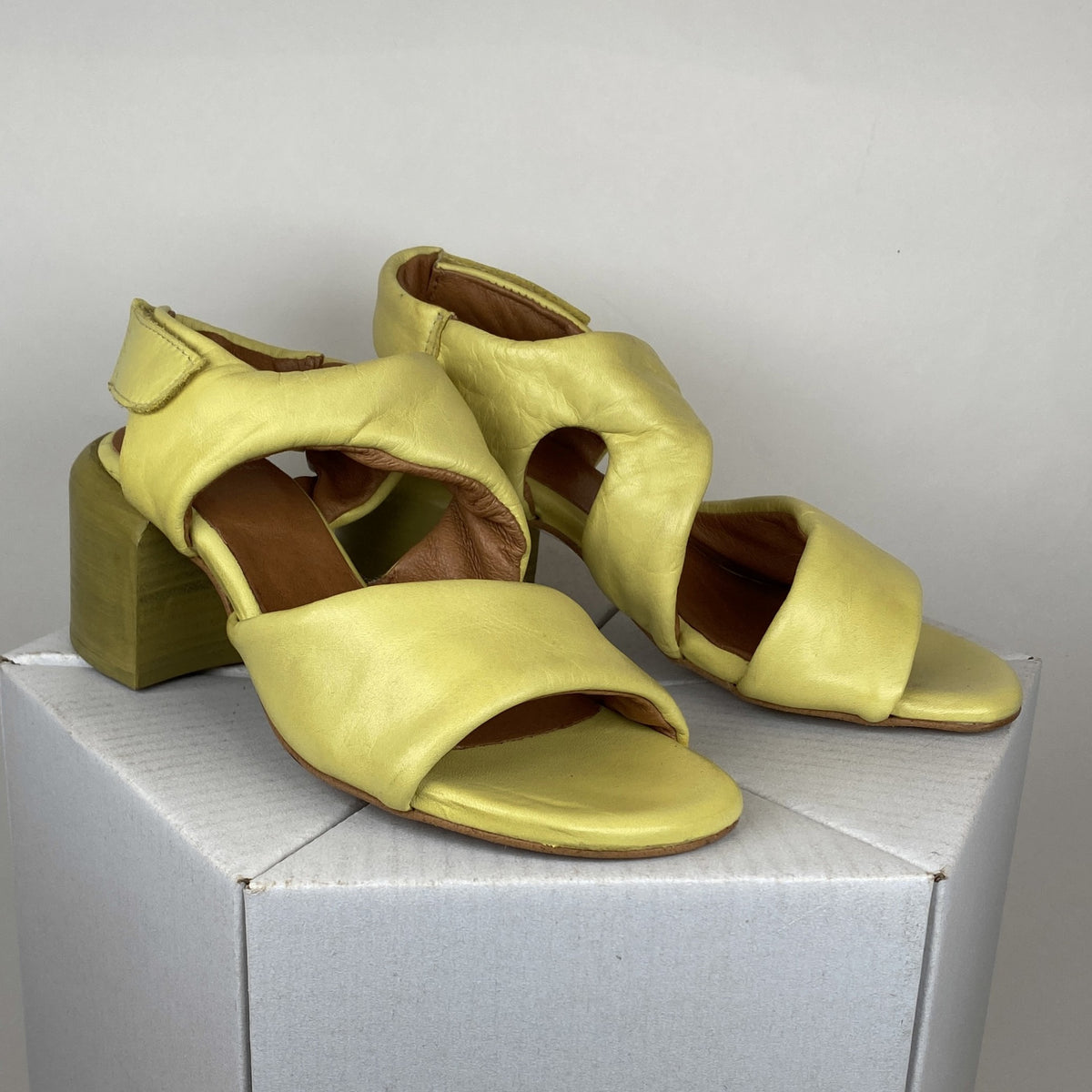 EOS Charbel lime EOS