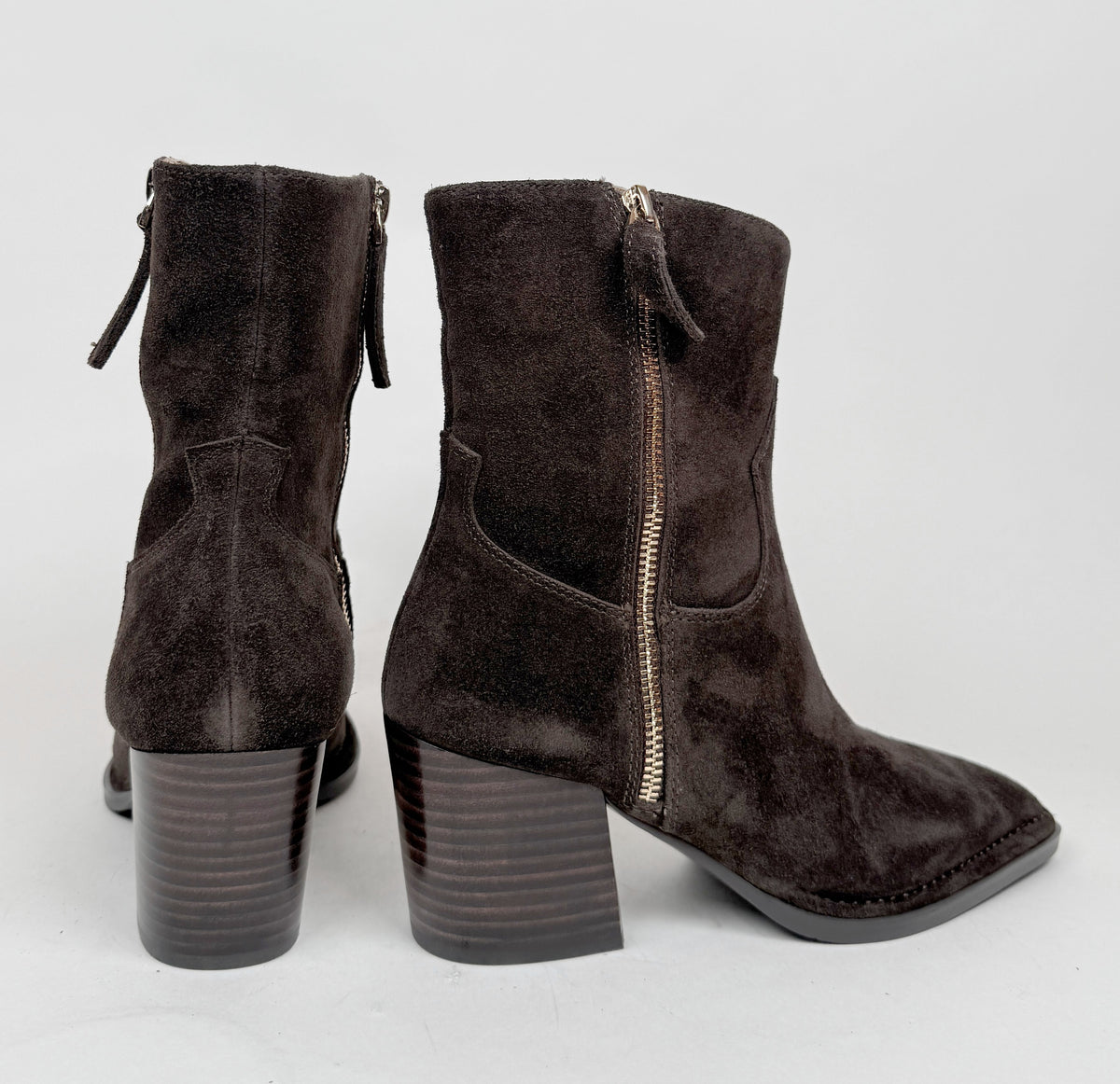 EOS Cheyla brown EOS