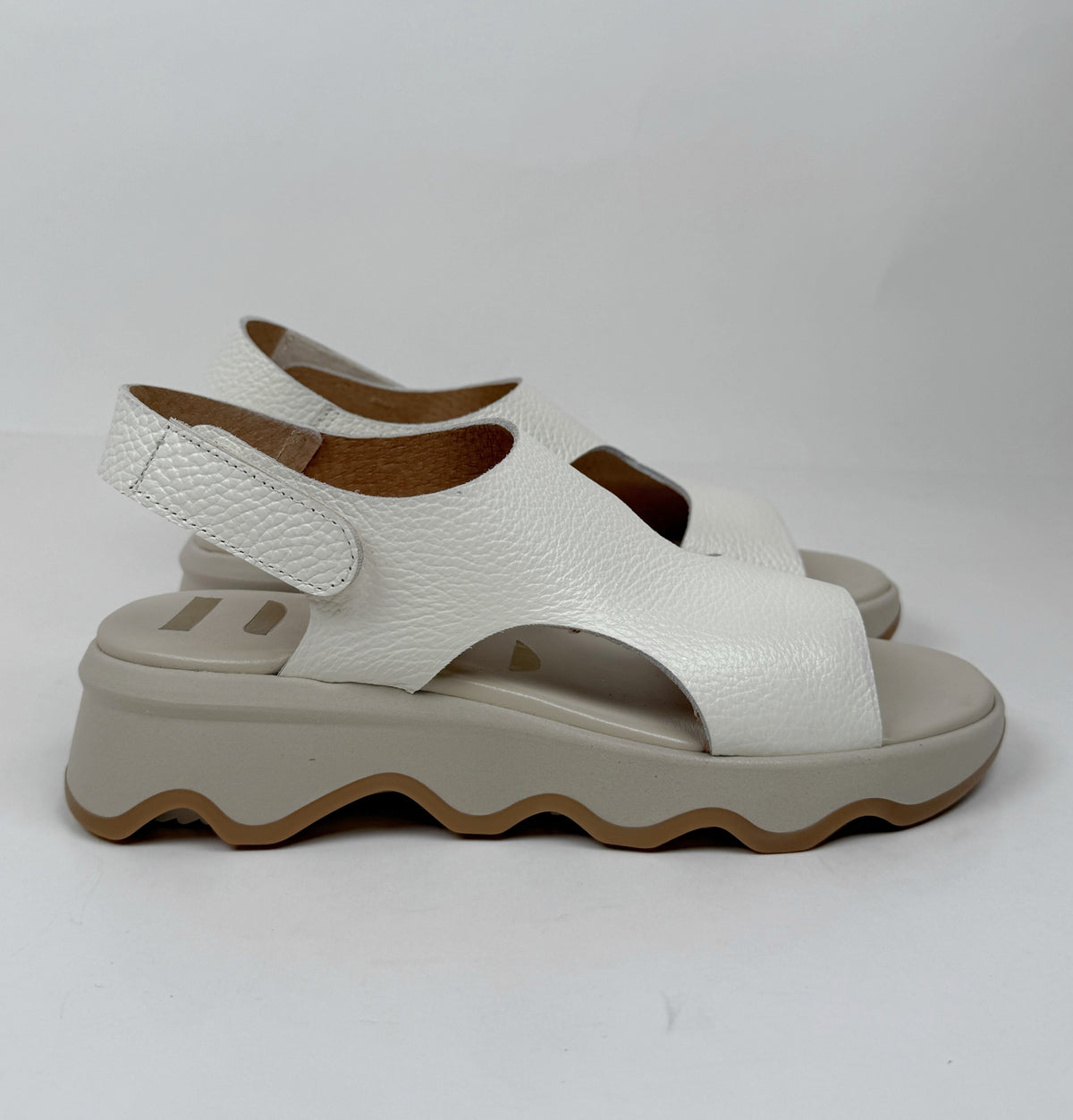 Nu by Neo flotter white