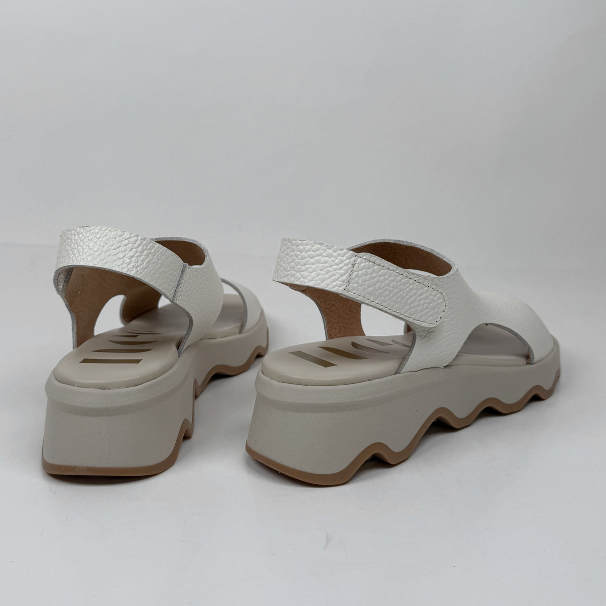 Nu by Neo flotter white