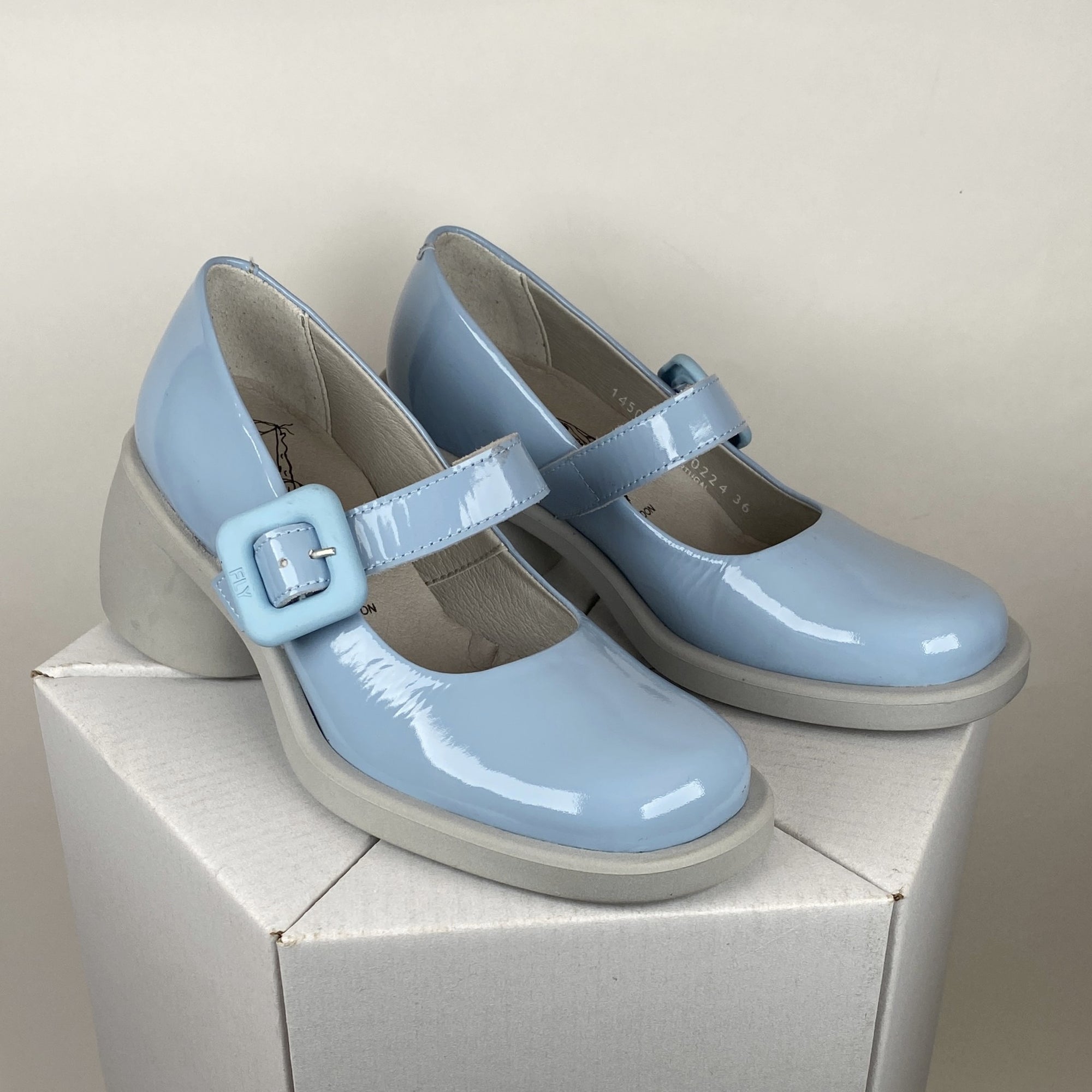 Fly London Huvi sky blue