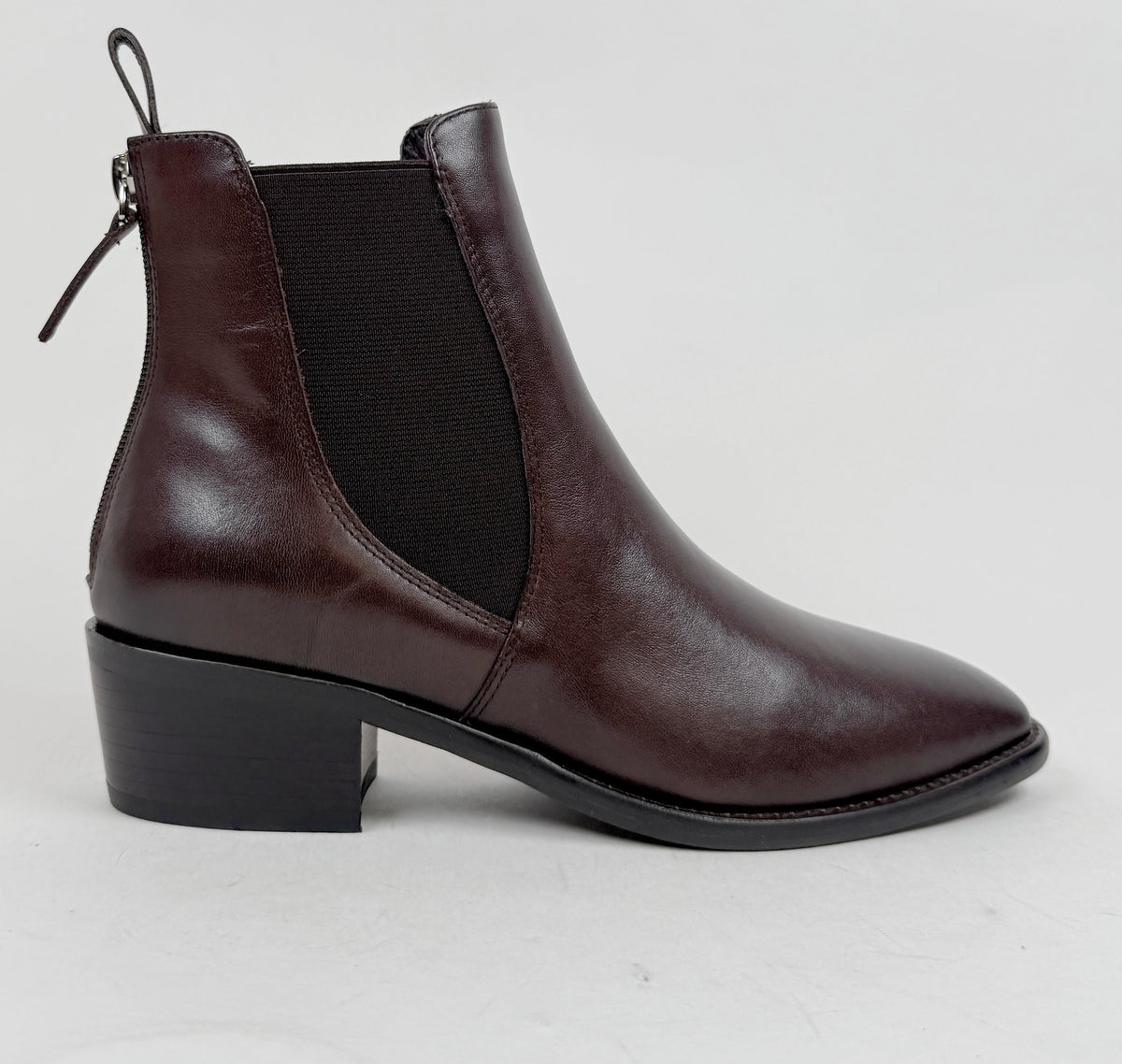 EOS Ila chestnut EOS