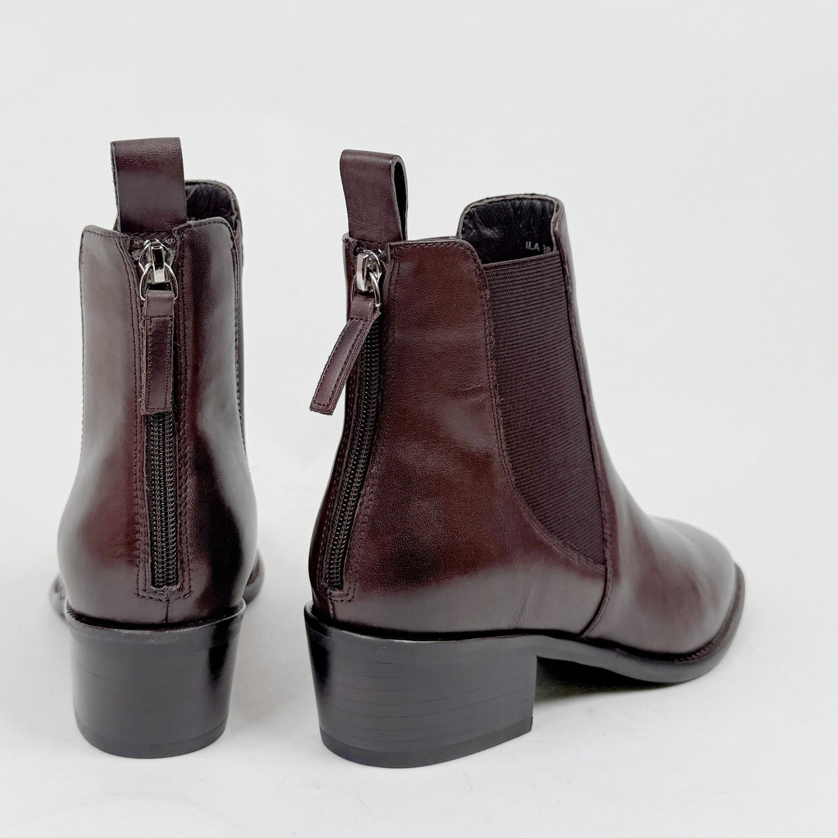 EOS Ila chestnut EOS