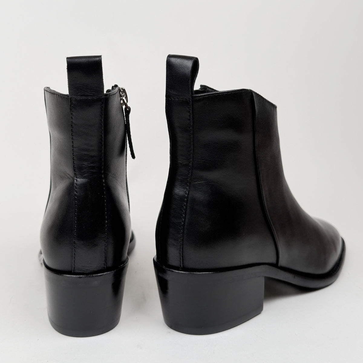 Eos Ilan black EOS