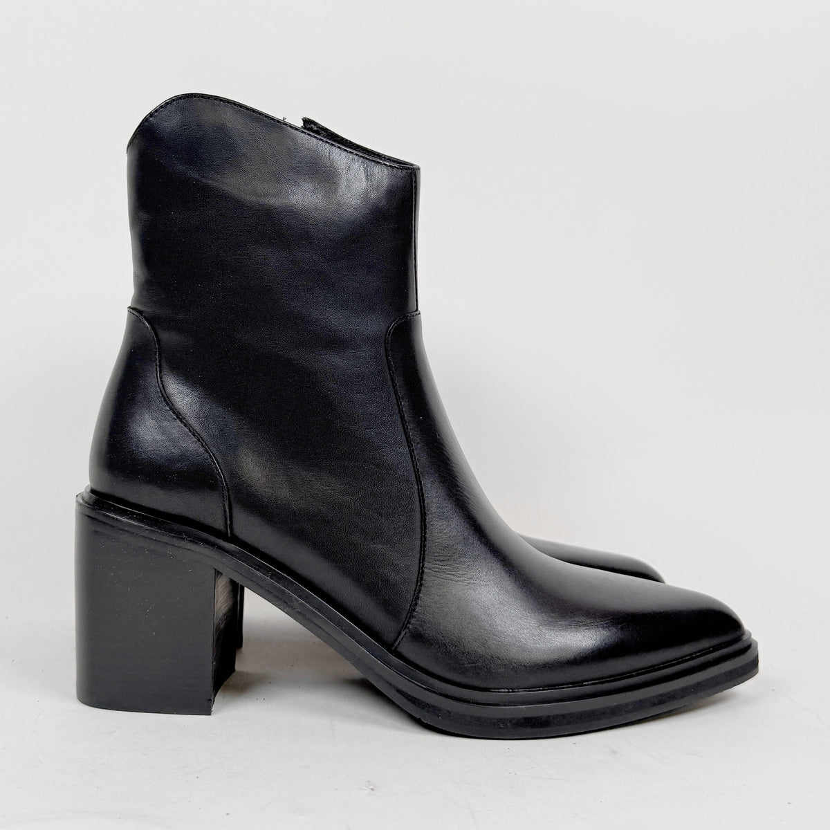 EOS Janice black EOS