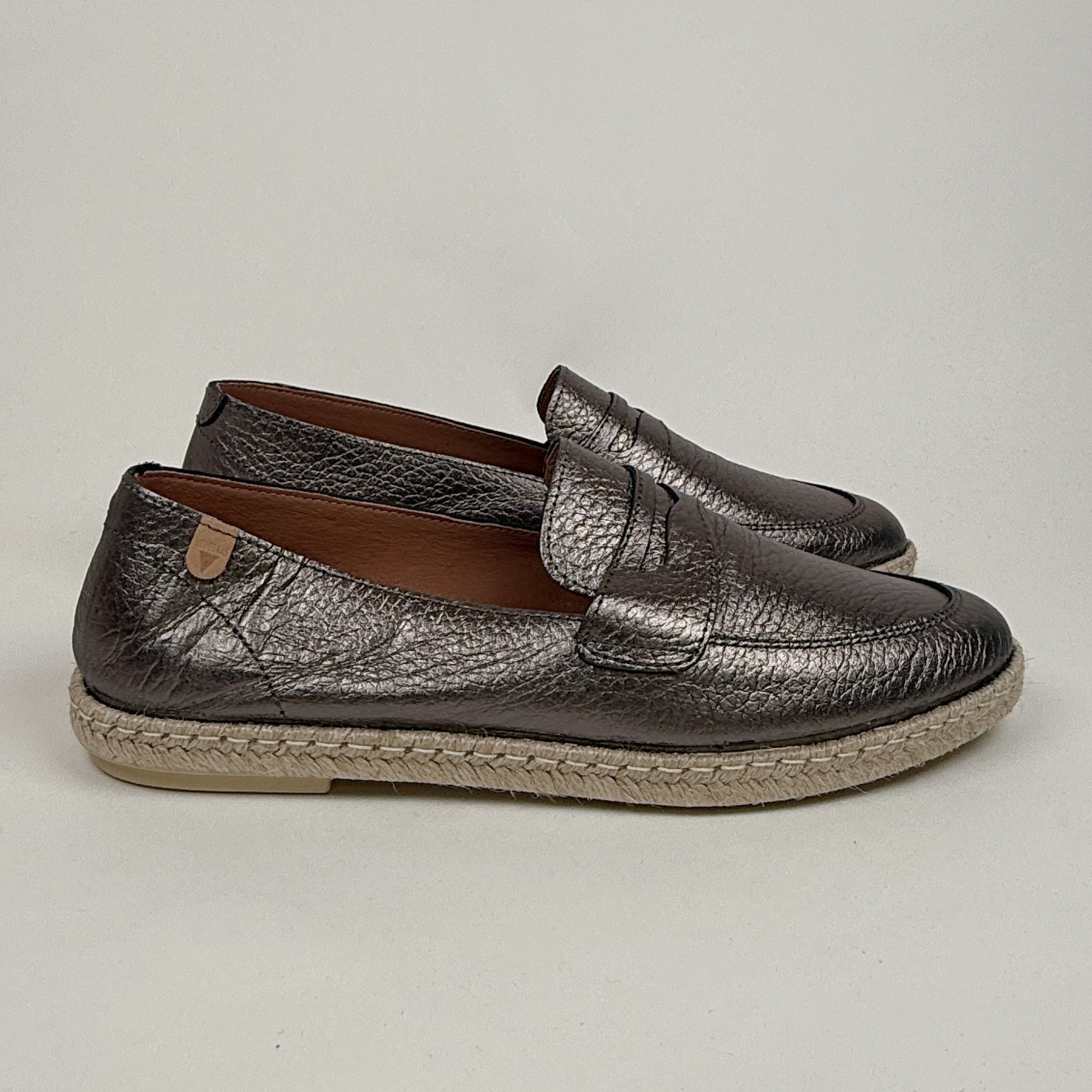 Loafers, Sneakers & Flats