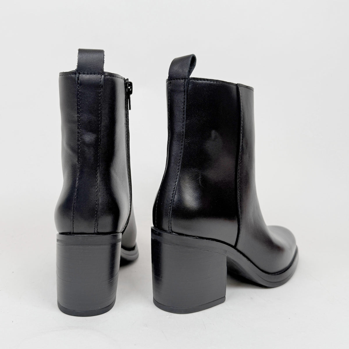Alpe Leyna 2 black Alpe