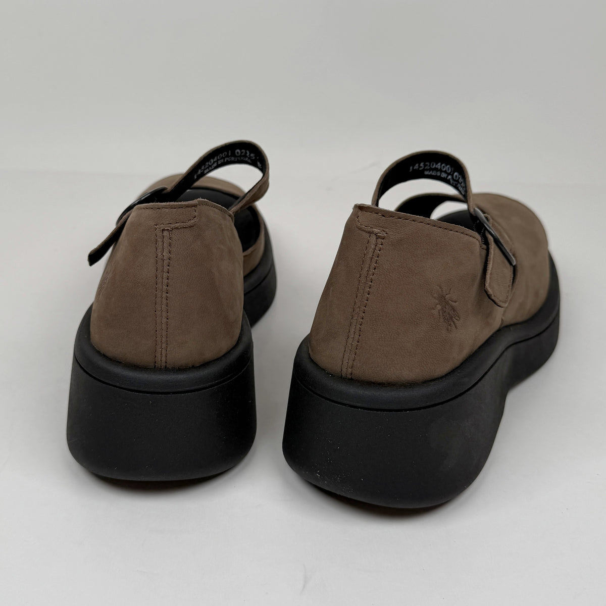 Fly London Muxi kaki last size 40