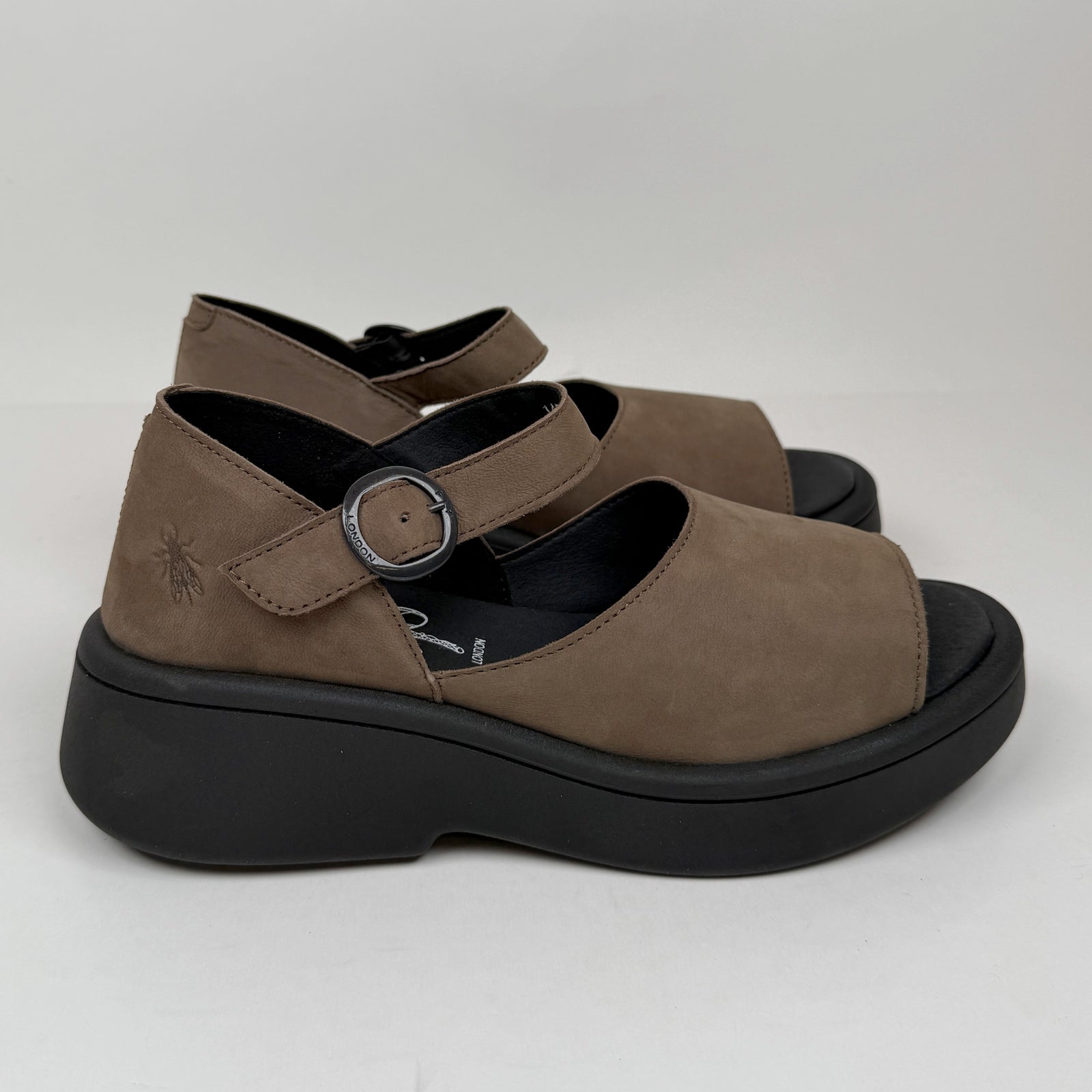 Fly London Muxi kaki last size 40