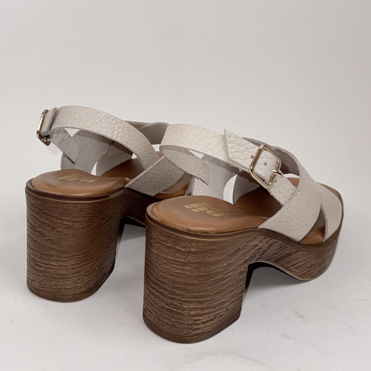 Nu by Neo Rivka off white Nu by Neo