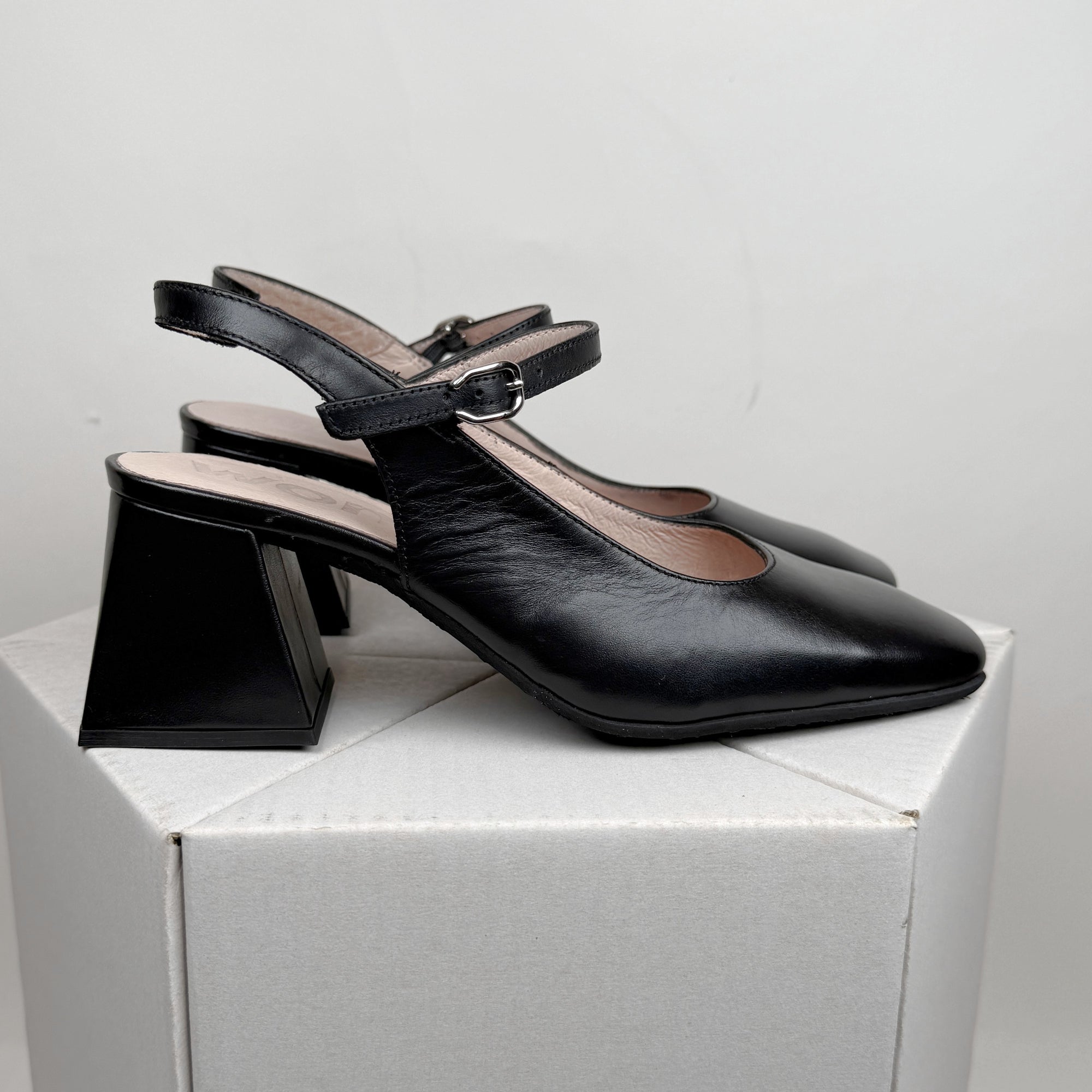 Wonders Roma Black