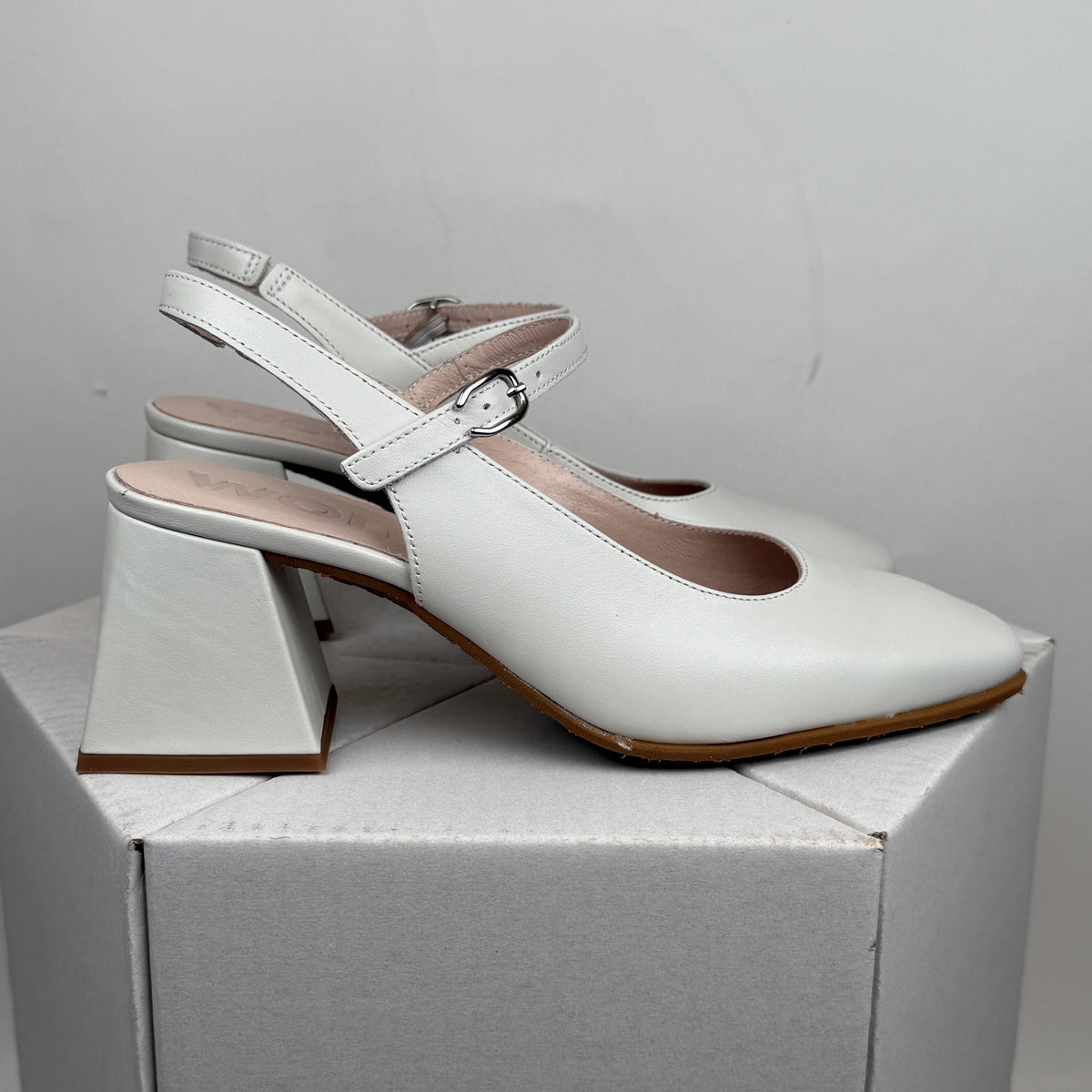 Wonders Roma off white