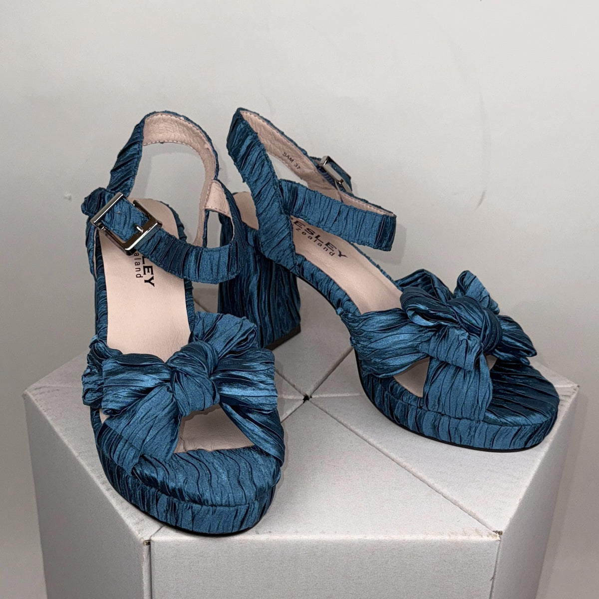 Bresley Sam blue steel Bresley