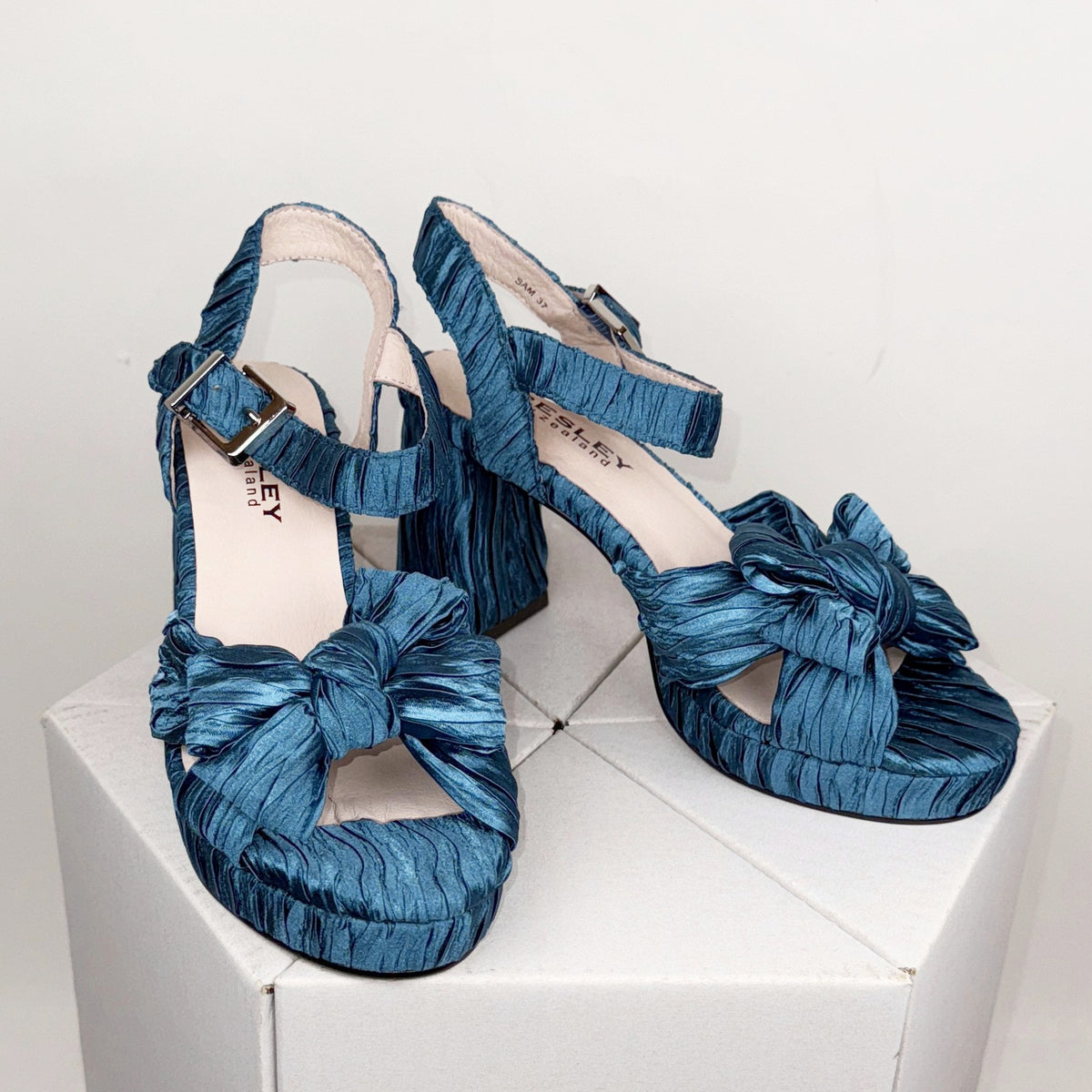 Bresley Sam blue steel Bresley