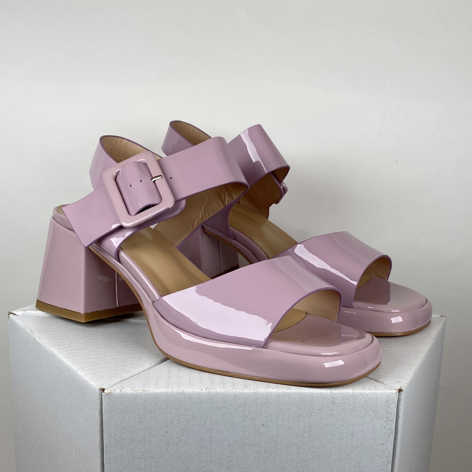 Mila Raine Sam Lilac patent