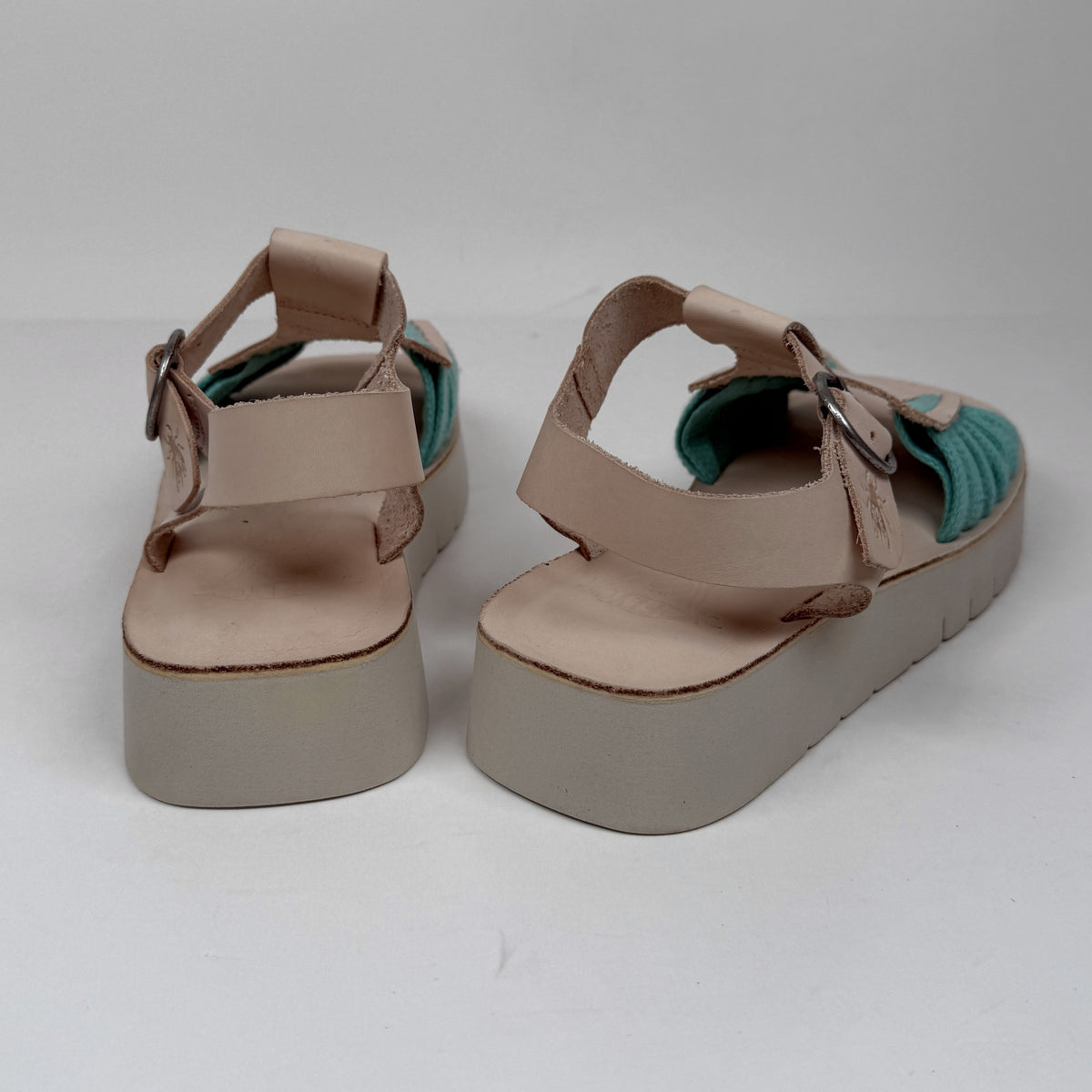 Fly London sarf natural