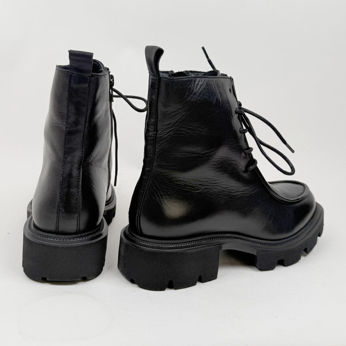 EOS Tessa black EOS