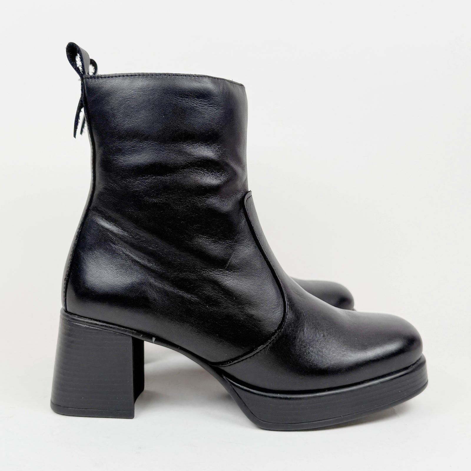 Wikers Tracey black Wikers