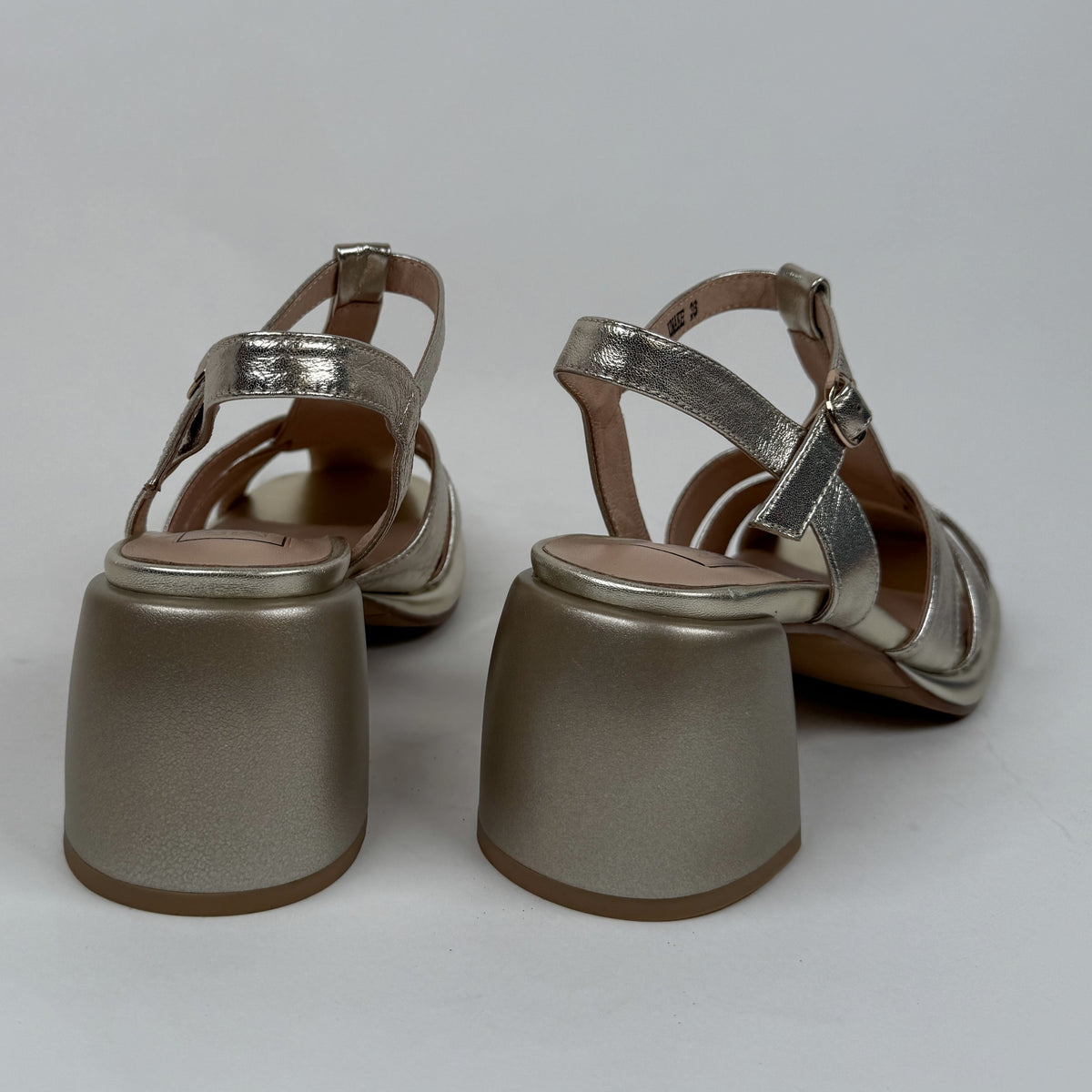 Mila Raine Umake gold