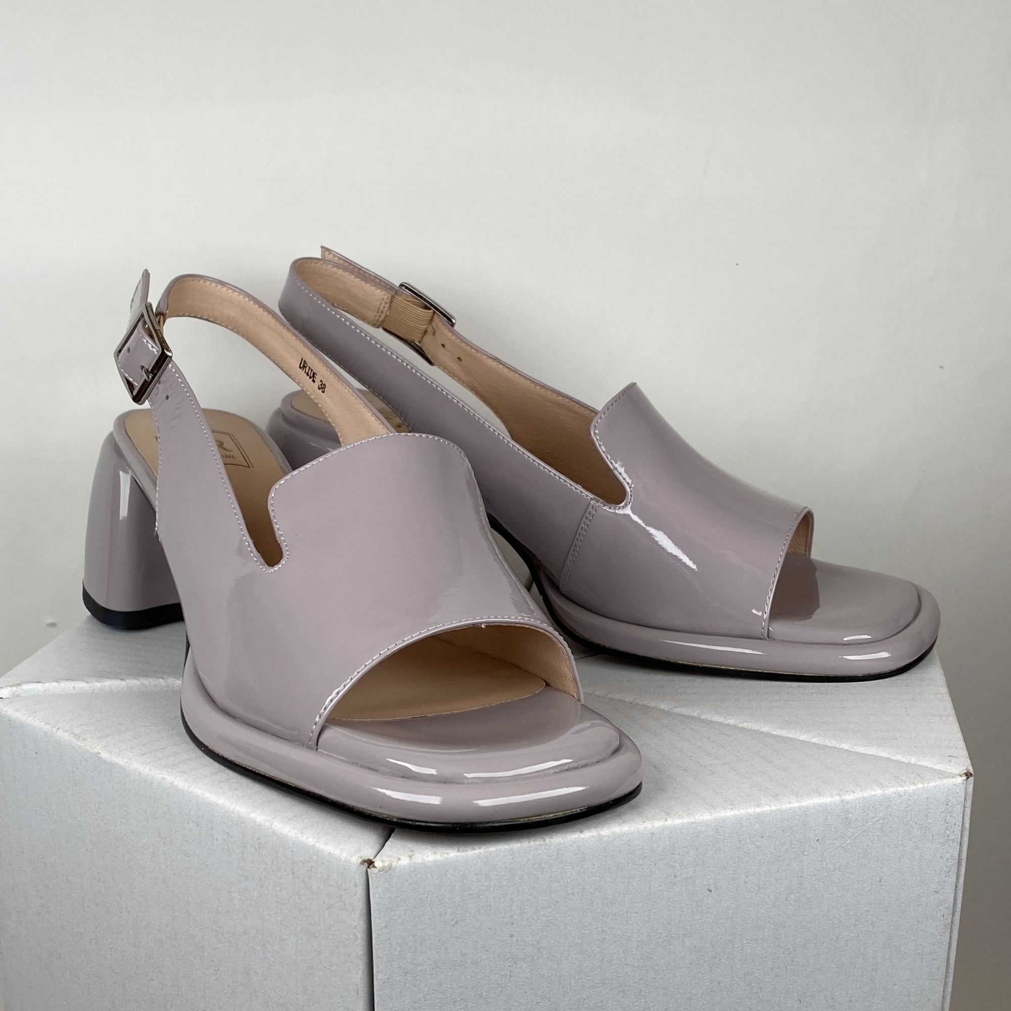 Mila Raine Uride Lavender patent