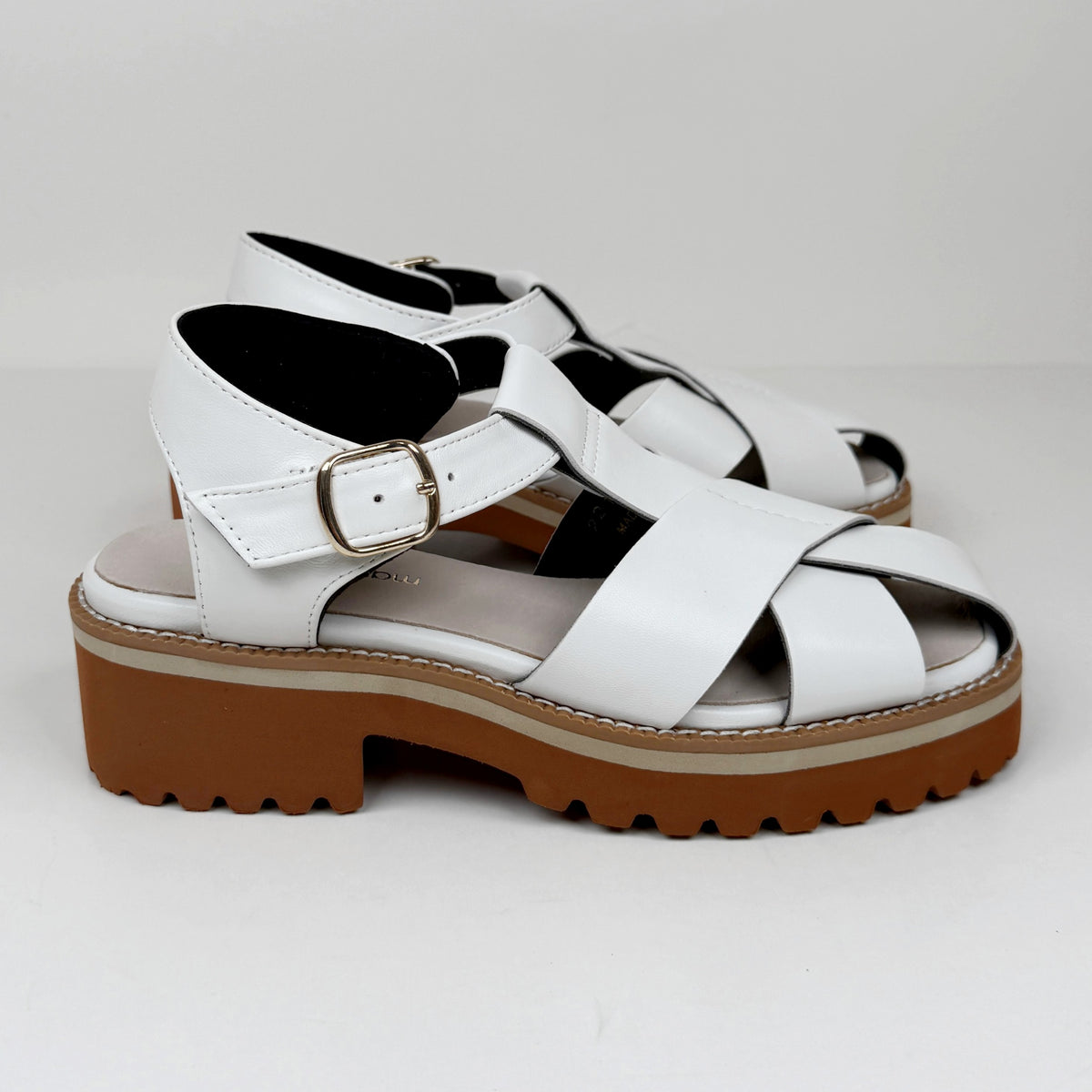 Marco d&#39;Alessi 21047 white Marco d&#39; Alessi