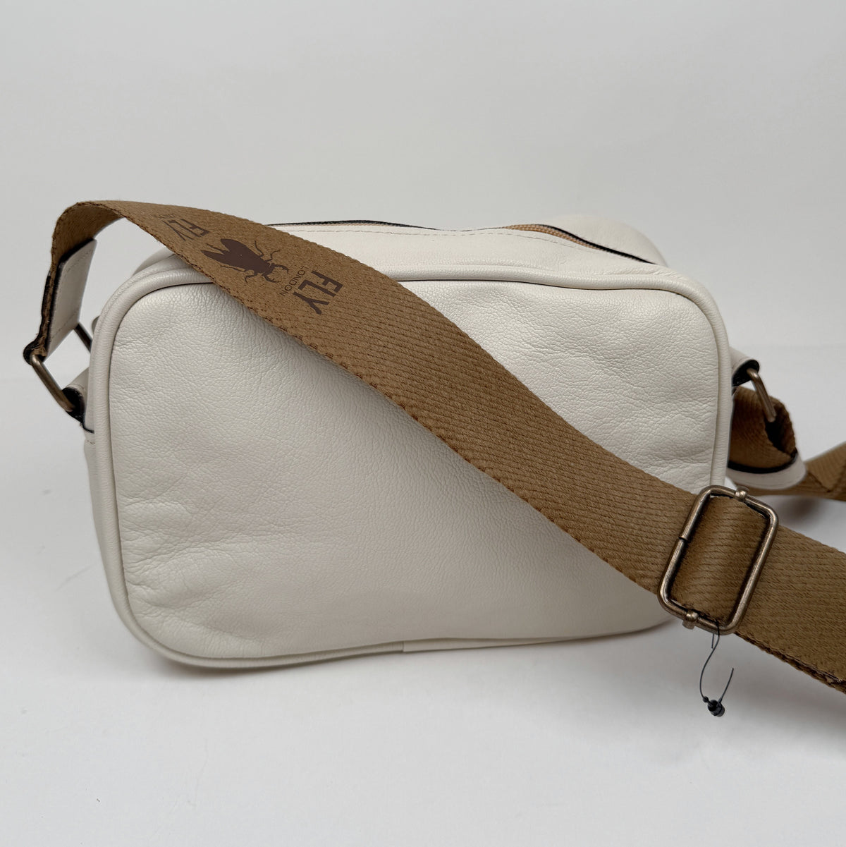 Fly London Gary off white bag