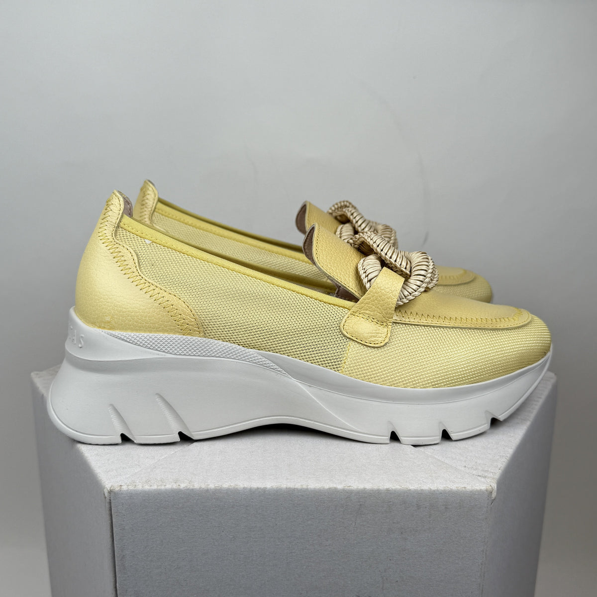 Hispanitas godello banana last size 37