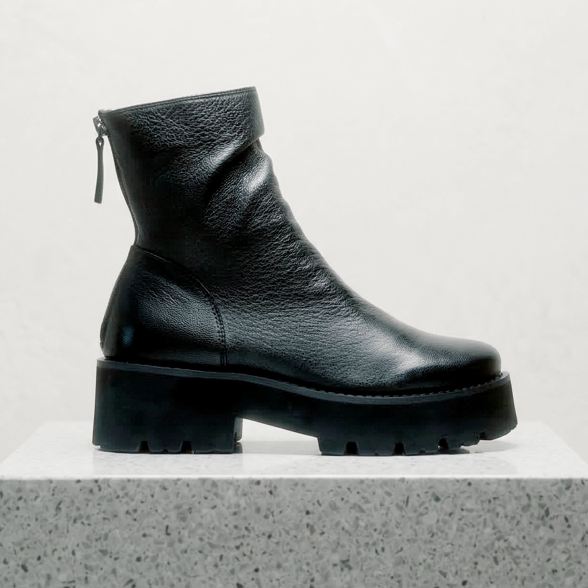 Tamara Busty black Tamara