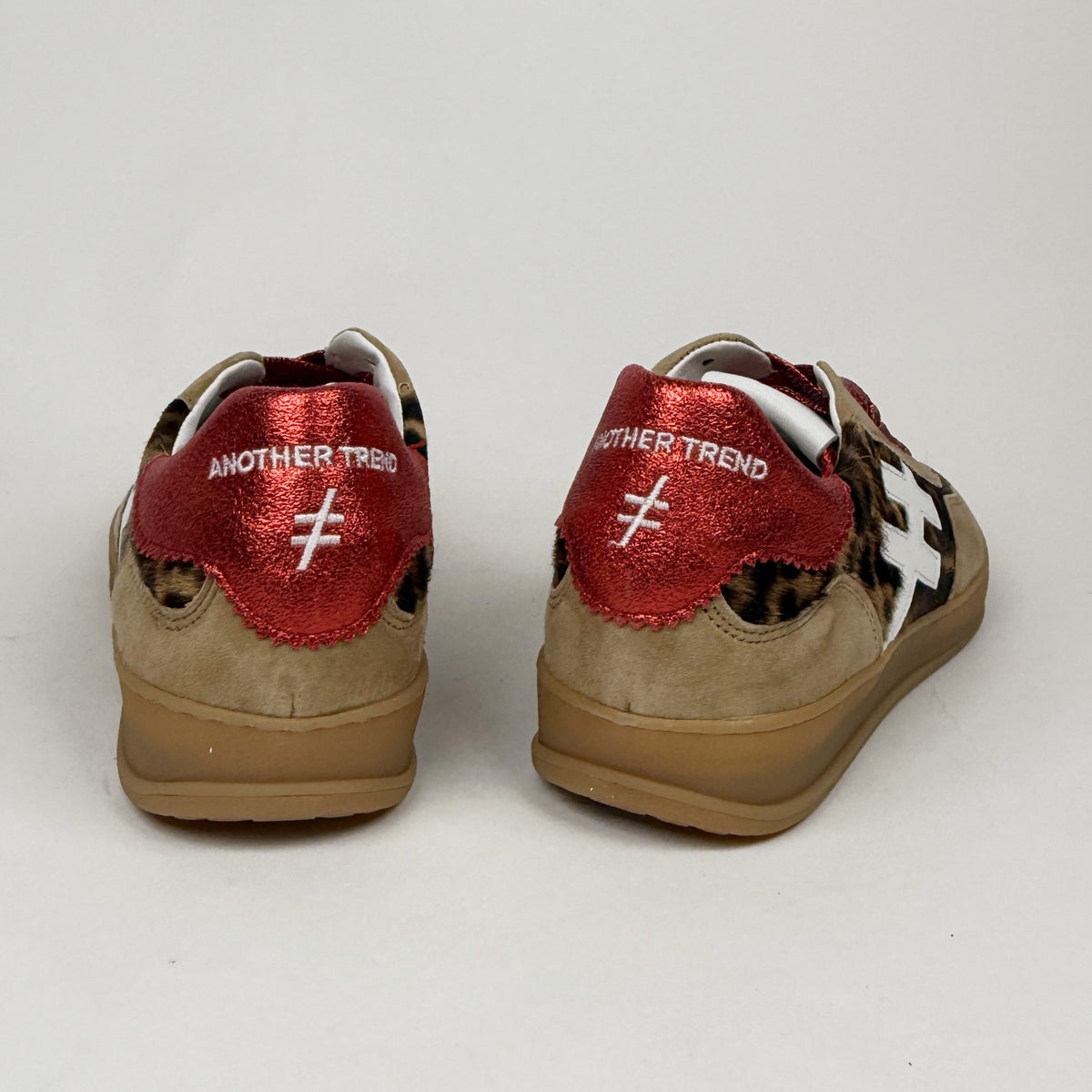 Another Trend camel Another Trend